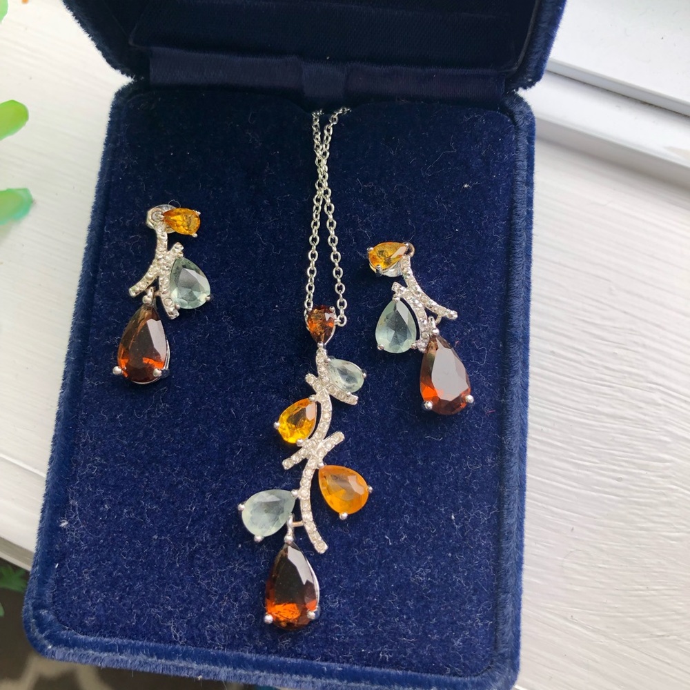 Ladies costume jewelry set